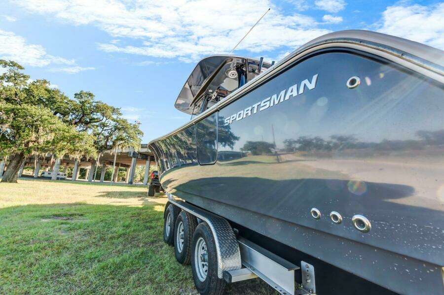 2022 Sportsman Open 352 Center Console