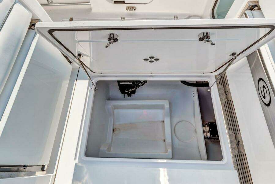 2022 Sportsman Open 352 Center Console