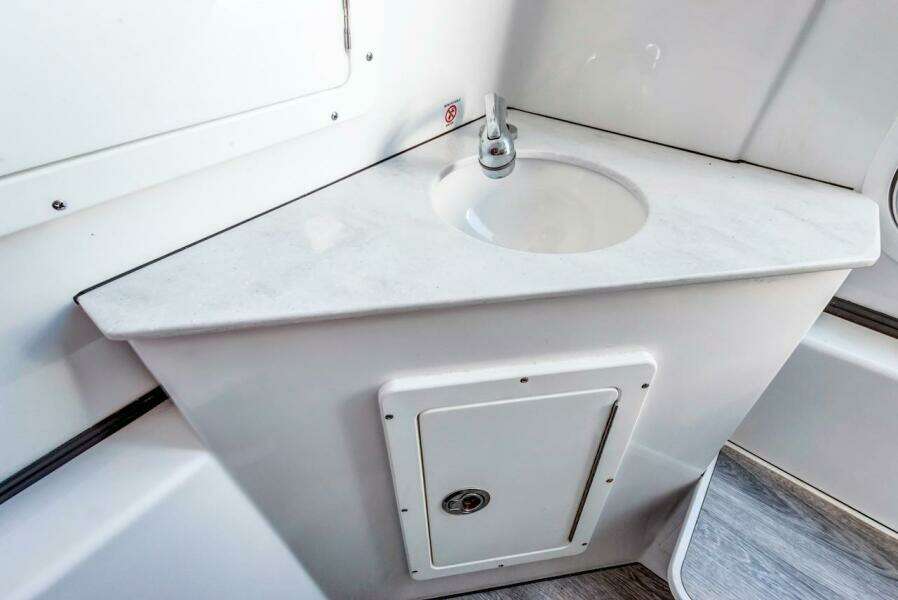 2022 Sportsman Open 352 Center Console