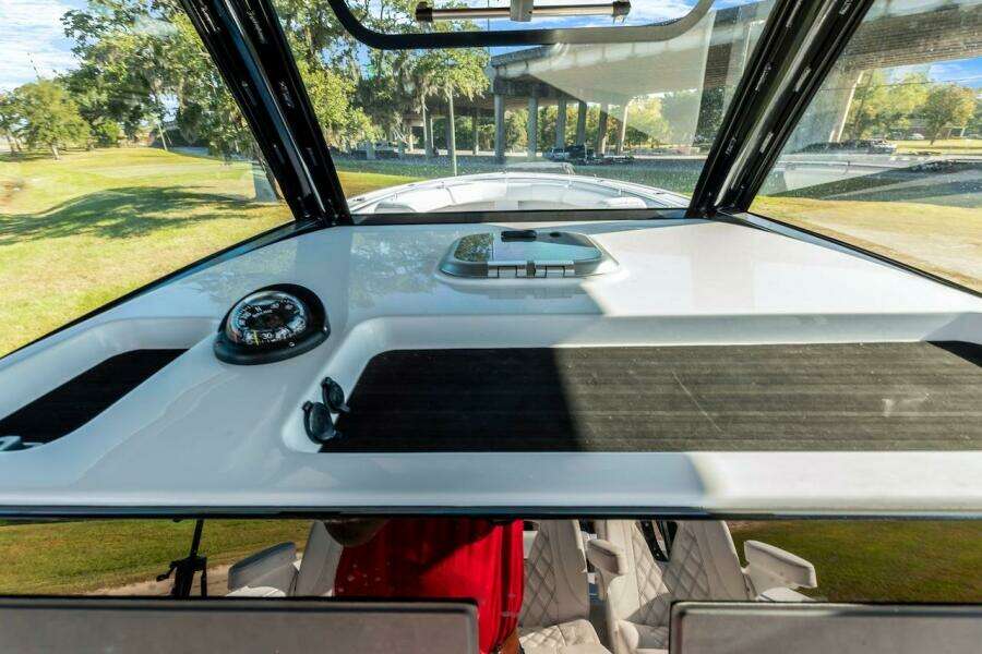 2022 Sportsman Open 352 Center Console