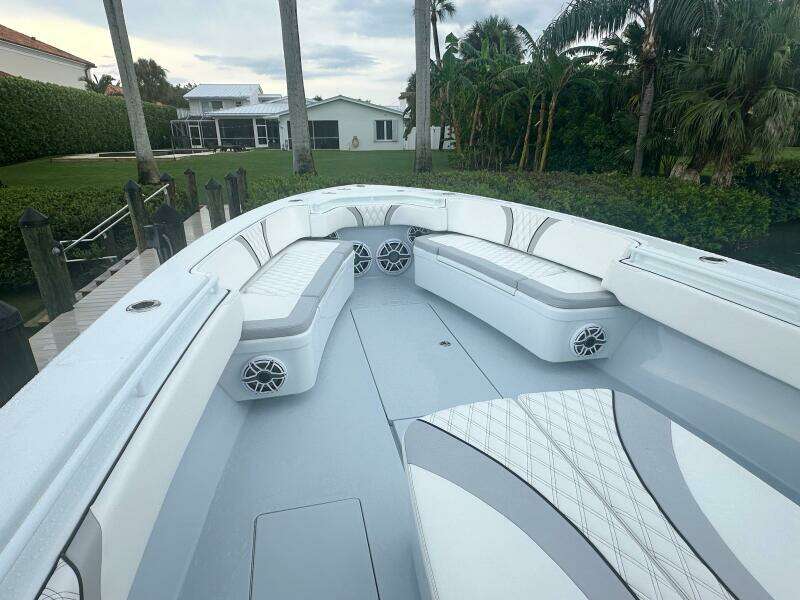 2024 Contender 39 ST