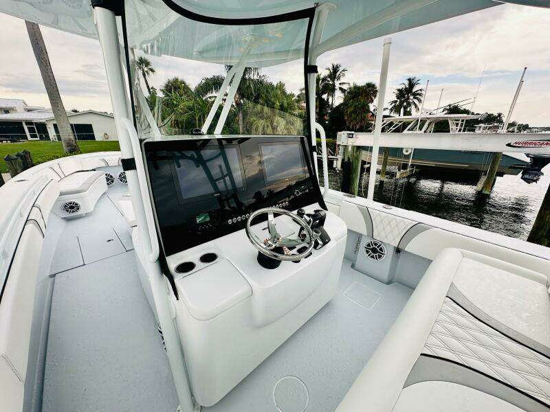 2024 Contender 39 ST