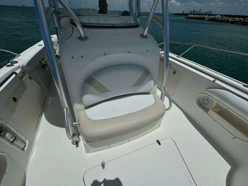 2008 Boston Whaler 320 Outrage boat interior with seating and ocean view.