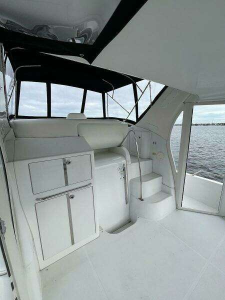 2000 Carver 396 Motor Yacht