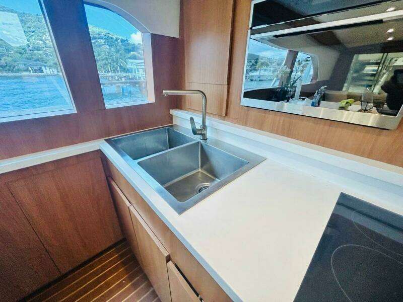 1988 Bertram 54'