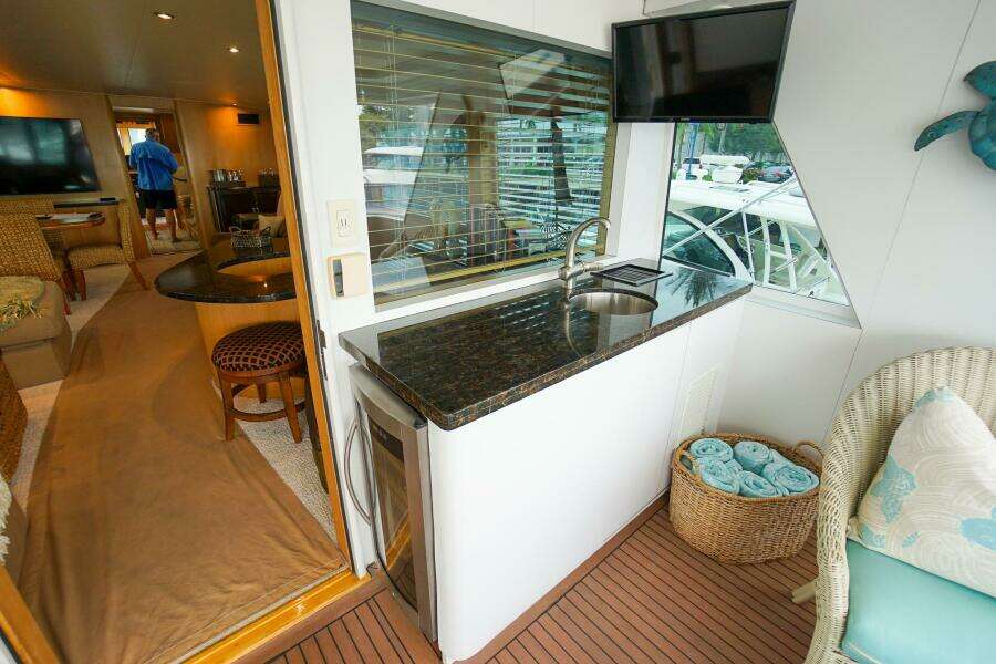 1989 Hatteras 80 Cockpit Motor Yacht