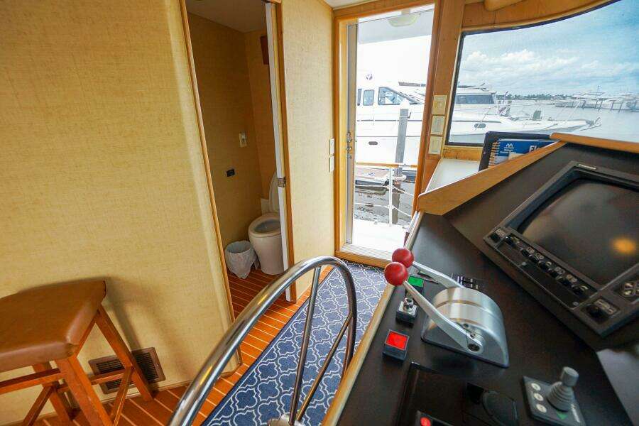 1989 Hatteras 80 Cockpit Motor Yacht