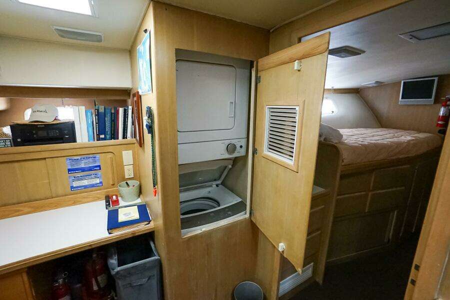 1989 Hatteras 80 Cockpit Motor Yacht