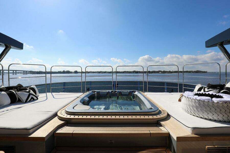 2025 Majesty Yachts 120