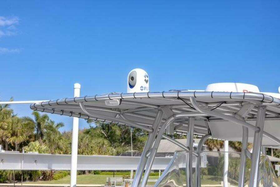 2007 Spectre 37 Center Console