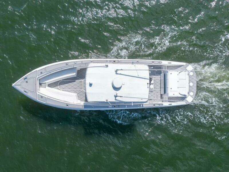 2007 Spectre 37 Center Console