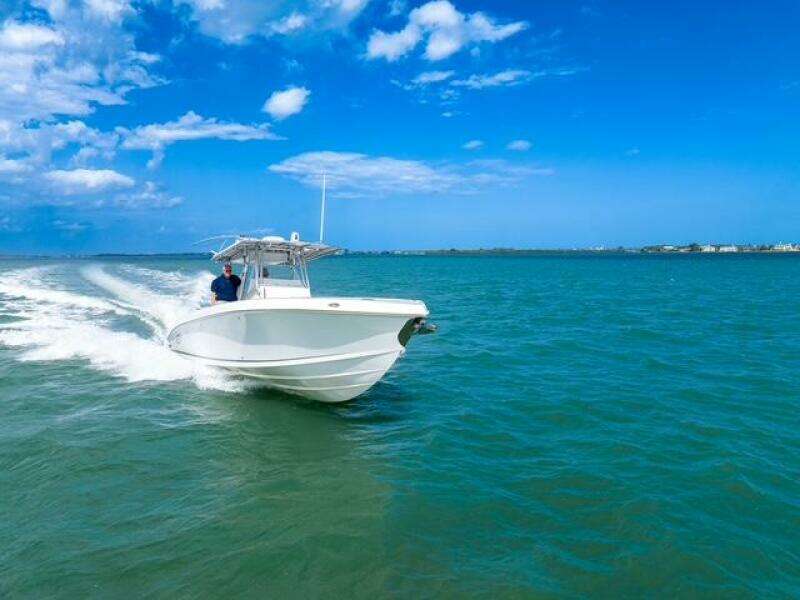 2007 Spectre 37 Center Console