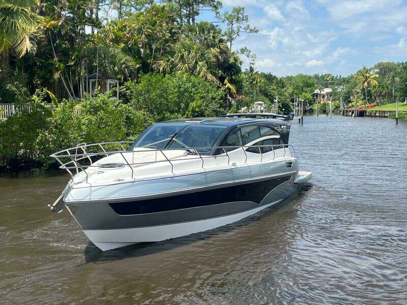 2025 Real 40 HT Luxury 