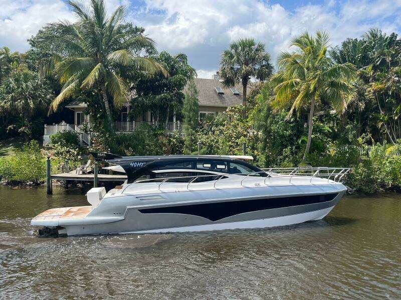 2025 Real 40 HT Luxury 