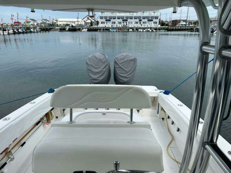 2008 Spectre 34 Center Console