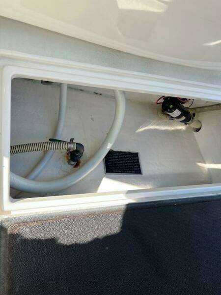2008 Spectre 34 Center Console