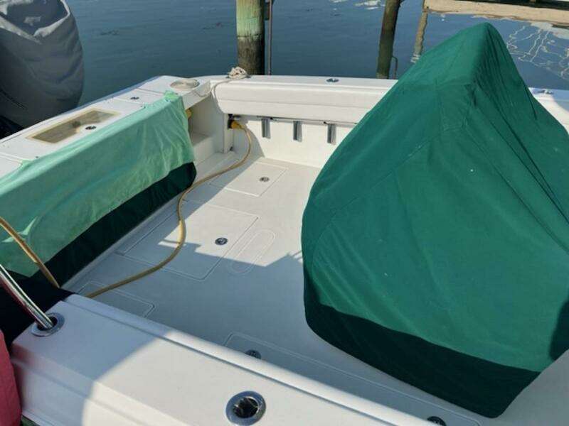 2008 Spectre 34 Center Console
