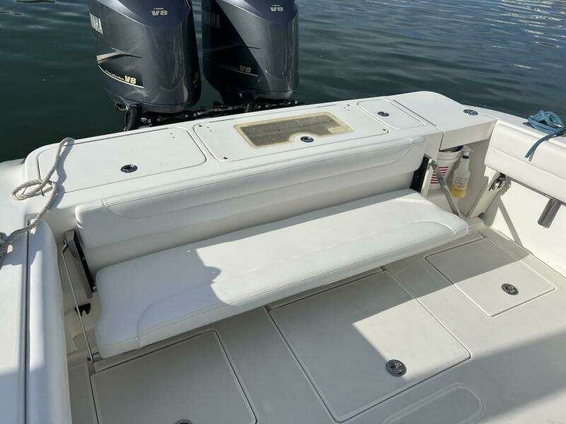 2008 Spectre 34 Center Console