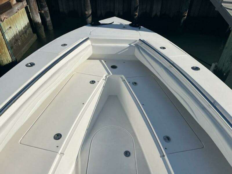 2008 Spectre 34 Center Console