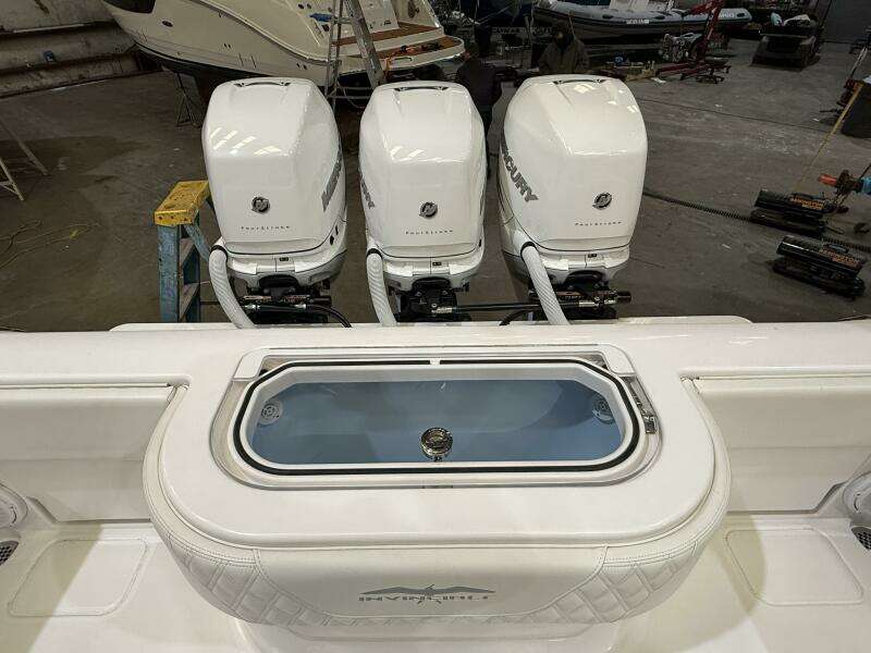 2022 Invincible 39 Open Fisherman Transom Livewell and Motors