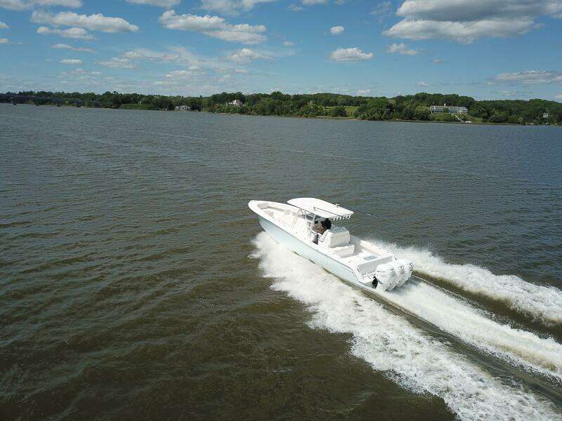 2022 Invincible 39 Open Fisherman Running Stern