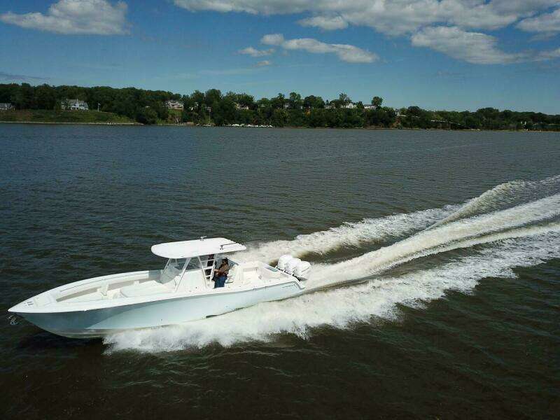 2022 Invincible 39 Open Fisherman Running Close