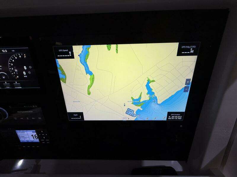 2022 Invincible 39 Open Fisherman Starboard Garmin 8617