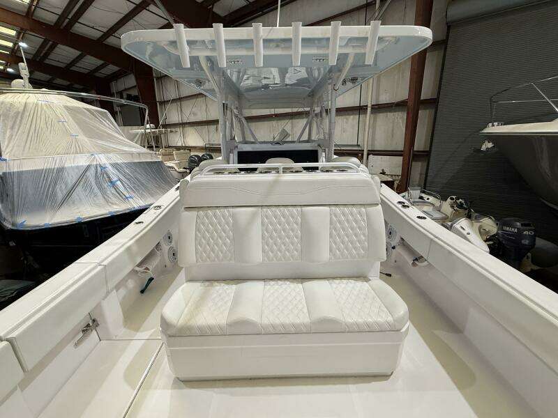 2022 Invincible 39 Open Fisherman Leaning Post Aft Facing Seat