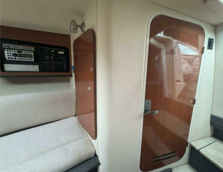 2007 Sea Ray 29SLX with cuddy cabin