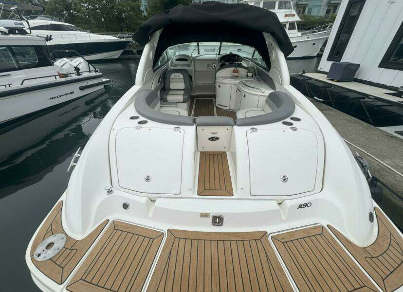 2007 Sea Ray 29SLX with cuddy cabin