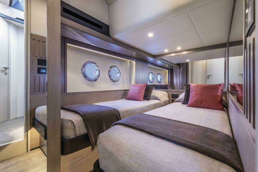 2027 Absolute 53 Navetta