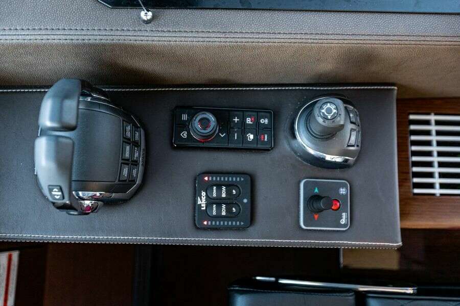 2020 Prestige 630 FB  Helm 6