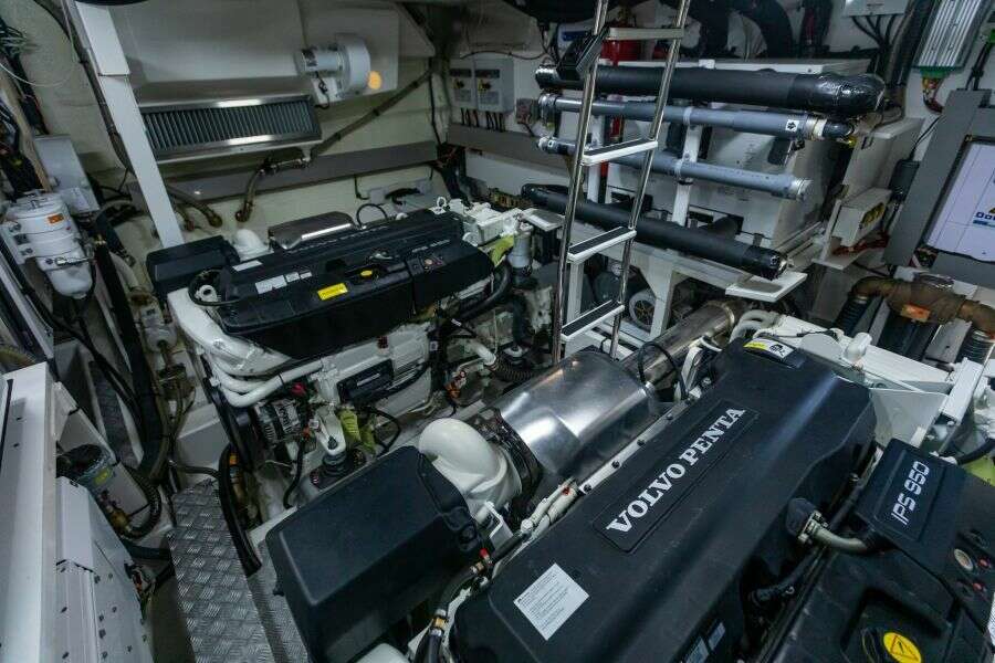 2020 Prestige 630 FB  Engine Room 1