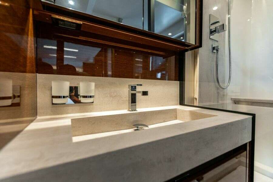 2020 Prestige 630 FB  VIP Head 3