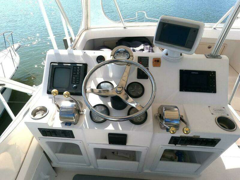 2002 Luhrs 34 Convertible