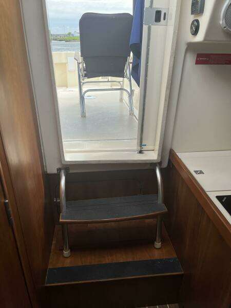 2005 Mainship Rum Runner 2