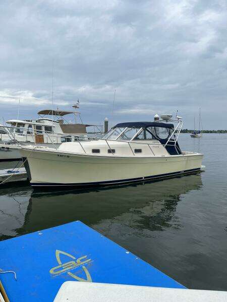 2005 Mainship Rum Runner 2