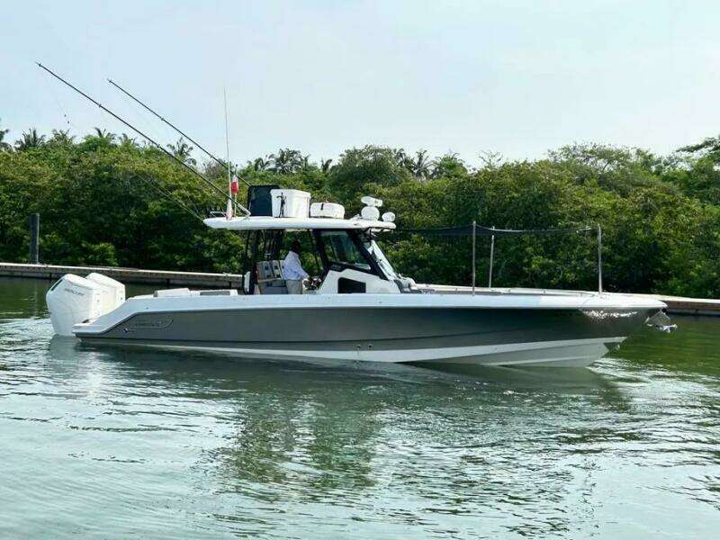 2023 Boston Whaler 360 Outrage