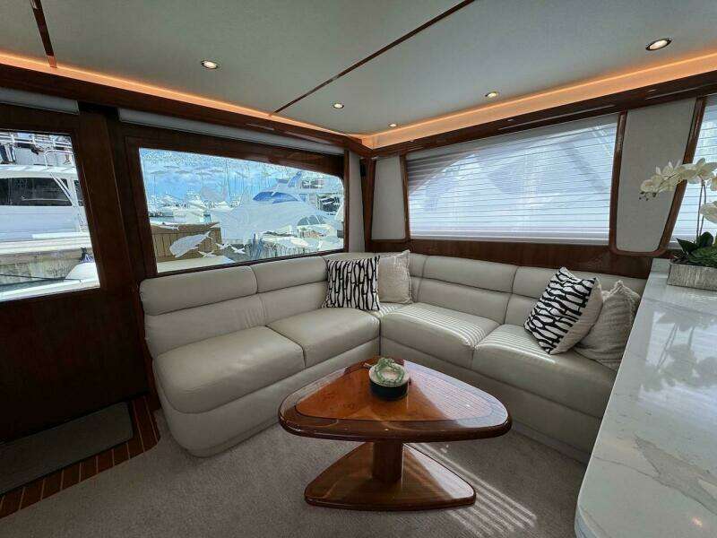 2007 Viking 52 Convertible