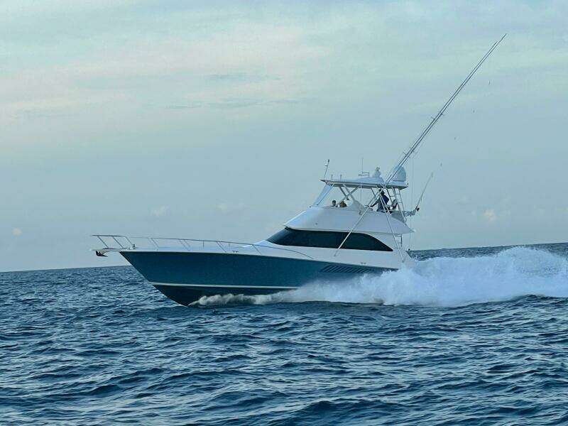 2007 Viking 52 Convertible