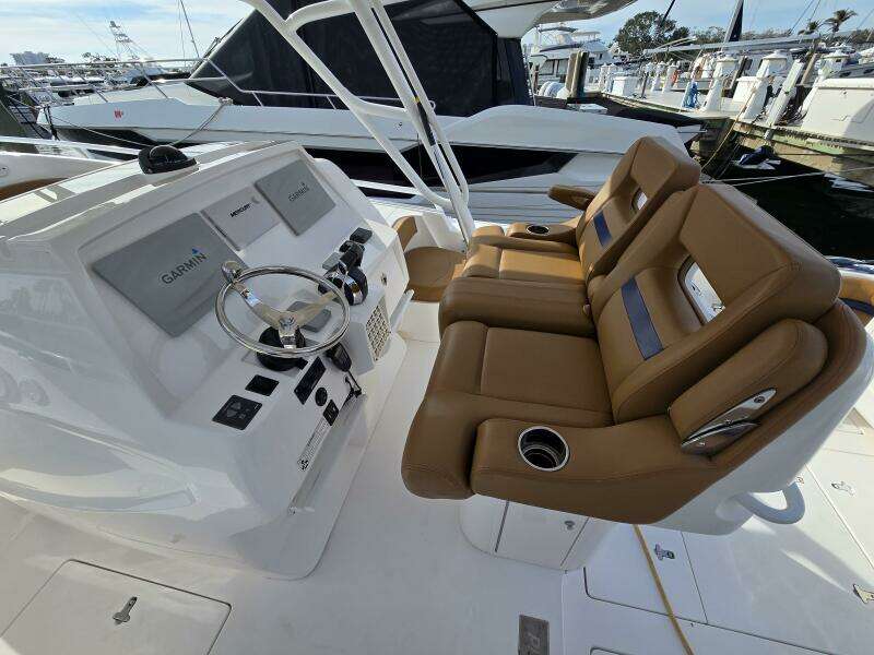 2018 Intrepid 375 Walkaround