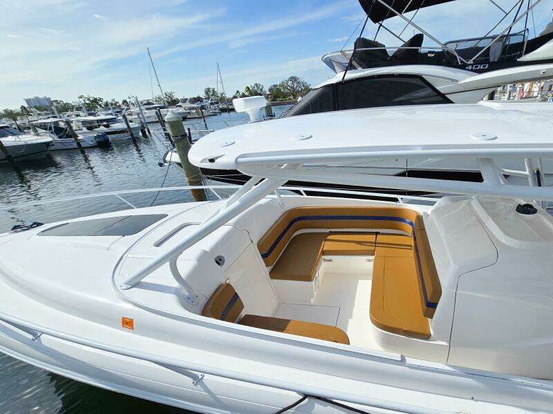 2018 Intrepid 375 Walkaround