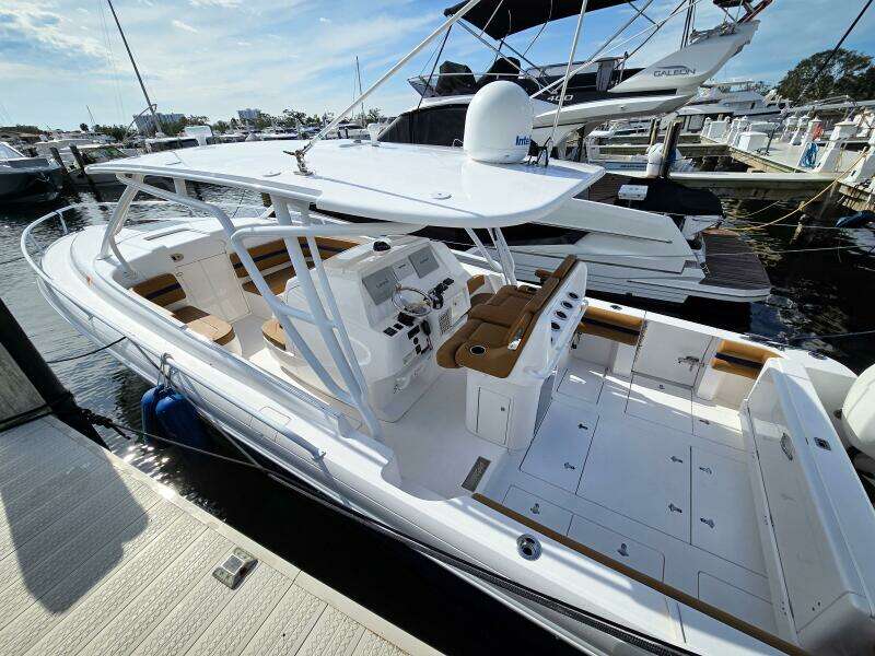 2018 Intrepid 375 Walkaround