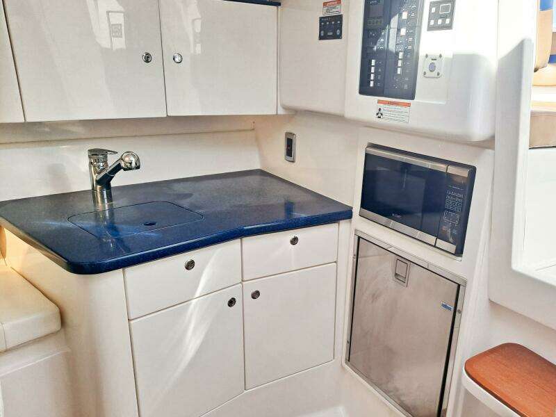 2018 Intrepid 375 Walkaround