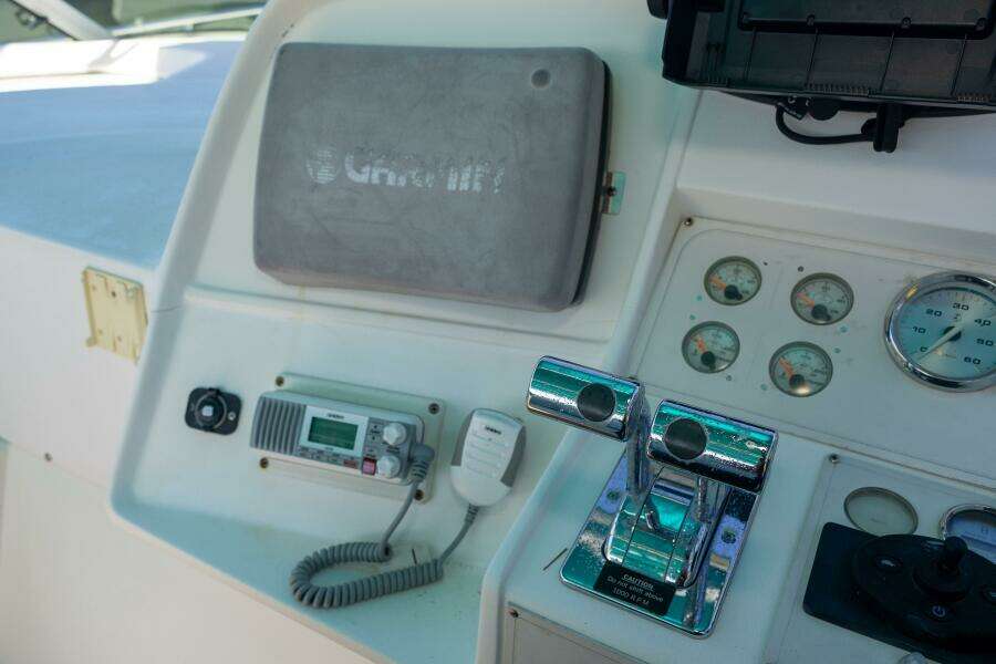 1995 Cruisers ESPRIT 3570