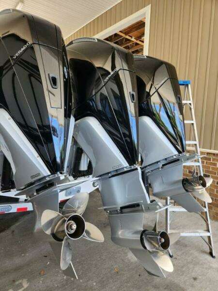 2023 Front Runner 36 CC