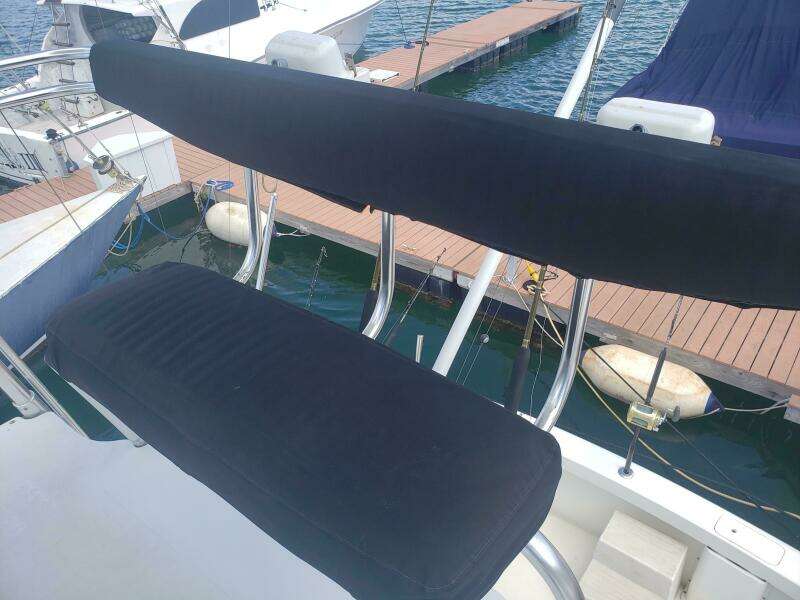 1999 Cabo Express Cruiser