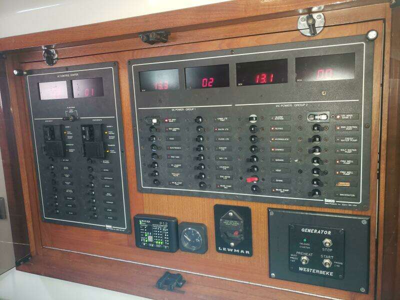 1999 Cabo Express Cruiser