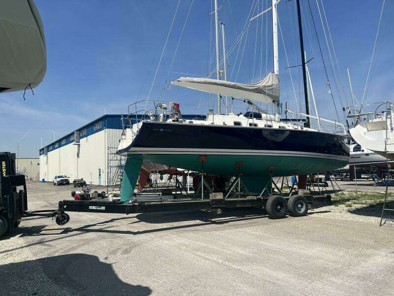 40' Blue Jacket hauled out1