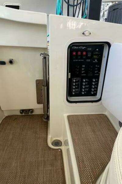 2020 Chris-Craft Launch 31 GT